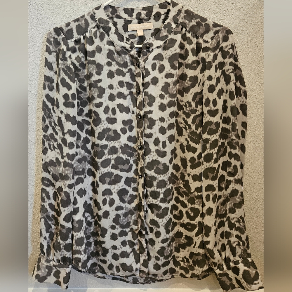 EUC Banana Republic Animal Print Shirt Size 0